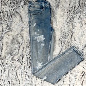 American Eagle Ripped Jeans/Jeggings | Light Washed Blue | size 4